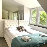 Khan Apartman