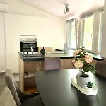 Apartman Khan
